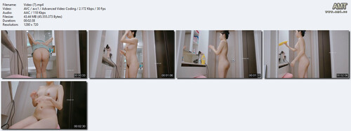 Beautiful teen girl bathroom nude bath selfie