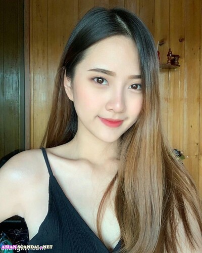 HUONG, a pure beauty with good Twitter temperament